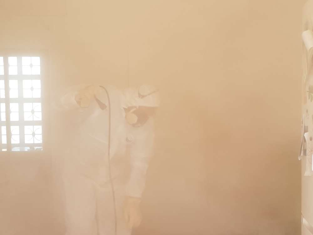 travaux de renovation dans la cuisine on-ouvre-les-cloisons-pour-une-porte-coulissante