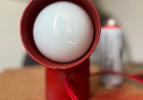 Création de petites lampes coudées en PVC à poser